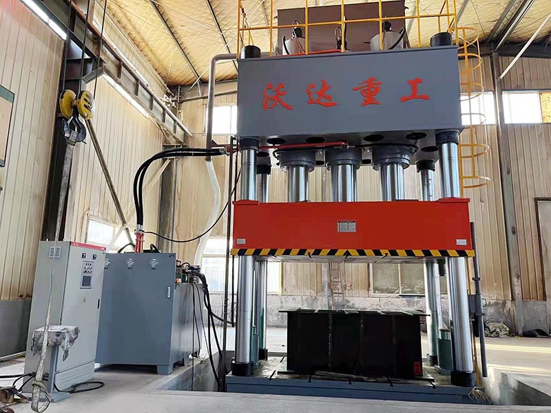 1500噸SMC乒乓球臺面成型液壓機 1500噸SMC乒乓球臺面成型液壓機