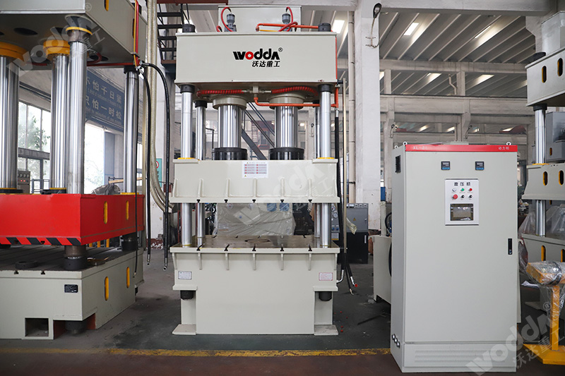 400噸三梁四柱液壓機 400噸三梁四柱液壓機