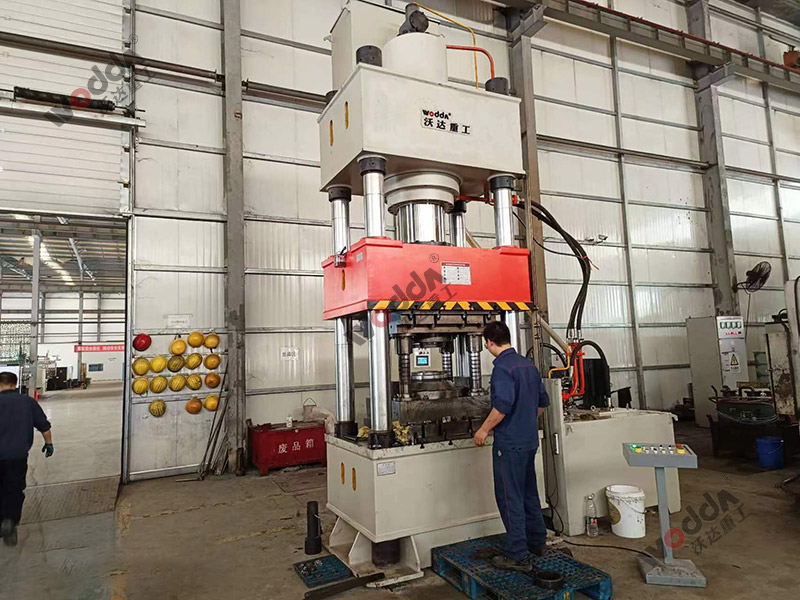 500噸汽車軸承鍛造液壓機客戶現場 500噸汽車軸承鍛造液壓機客戶現場