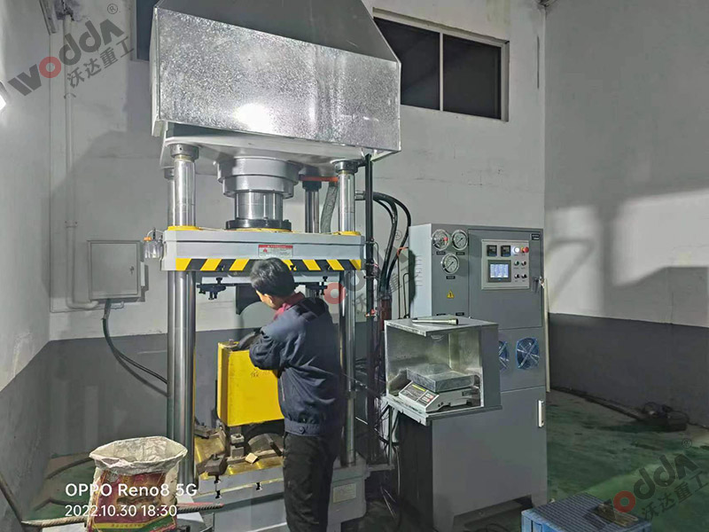 200噸粉末成型液壓機 200噸粉末成型液壓機