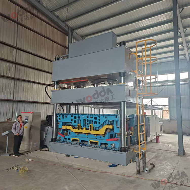 315噸汽車內飾件液壓機(圖2) 315噸汽車內飾件液壓機(圖2)