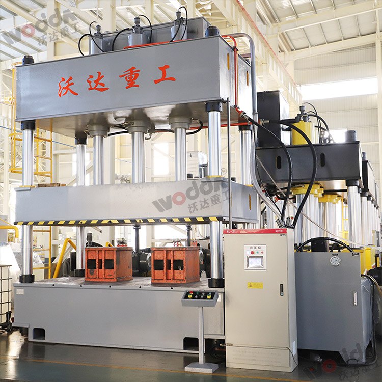 315噸四柱液壓機(熱壓汽車內飾件液壓機) 315噸四柱液壓機(熱壓汽車內飾件液壓機)