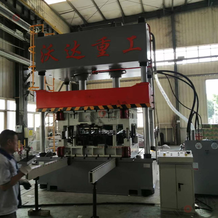 200噸汽車(chē)內(nèi)飾件(門(mén)板)液壓機(jī)(圖1) 200噸汽車(chē)內(nèi)飾件(門(mén)板)液壓機(jī)(圖1)