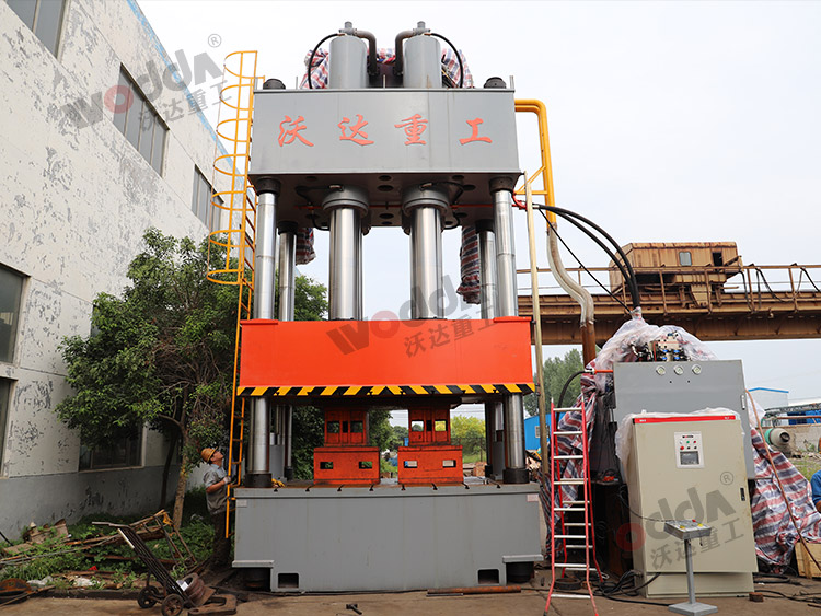 2000噸四柱液壓機 2000噸四柱液壓機