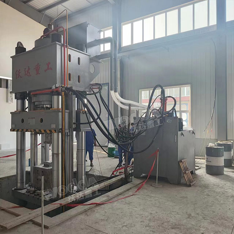 800噸匣缽成型液壓機(jī)客戶現(xiàn)場(chǎng) 800噸匣缽成型液壓機(jī)客戶現(xiàn)場(chǎng)