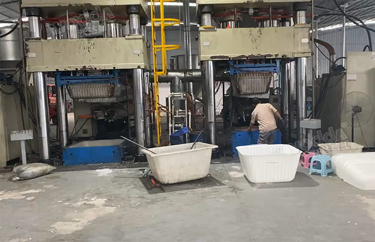 1000噸四柱液壓機模壓建筑塑料模殼 1000噸四柱液壓機模壓建筑塑料模殼