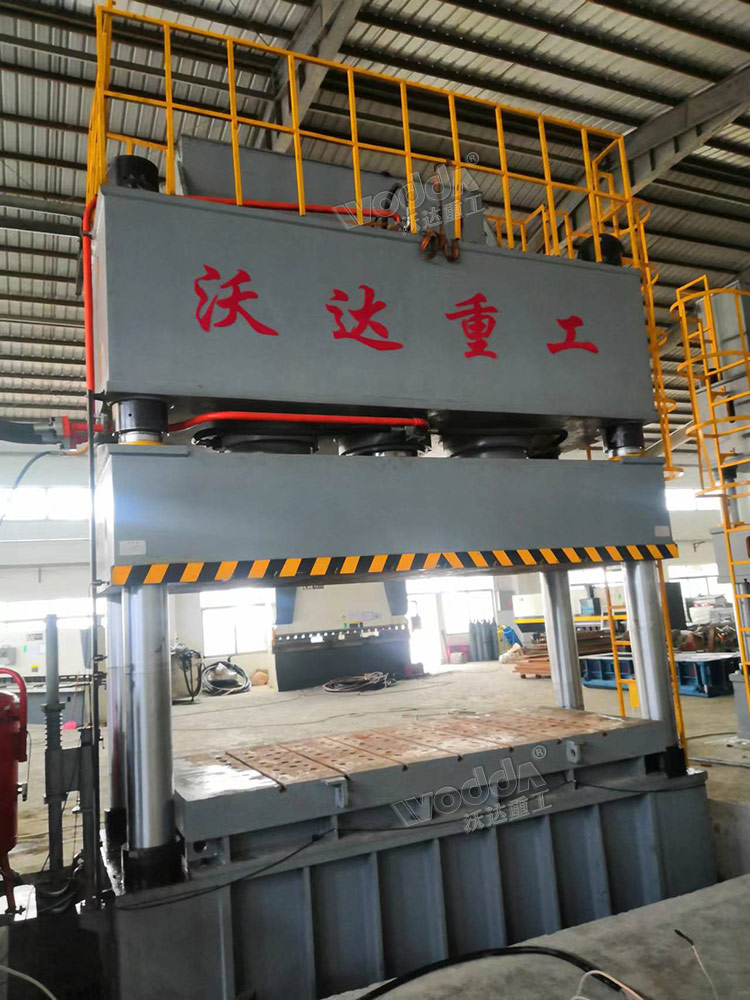 1250噸四柱液壓機安裝調試 1250噸四柱液壓機安裝調試