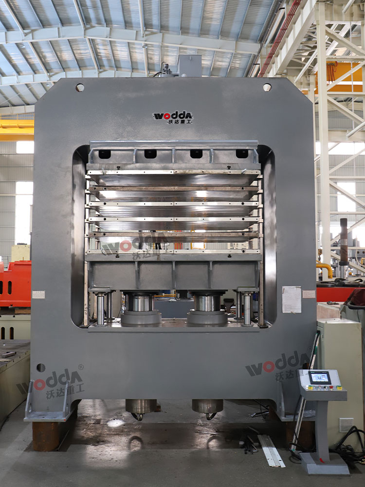 400噸龍門式環氧板多層液壓機 400噸龍門式環氧板多層液壓機