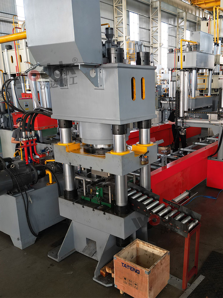 500噸四柱液壓機(錨桿托盤液壓機) 500噸四柱液壓機(錨桿托盤液壓機)