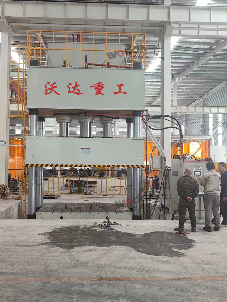 1000噸汽車(chē)配件拉伸成型液壓機(jī) 1000噸汽車(chē)配件拉伸成型液壓機(jī)