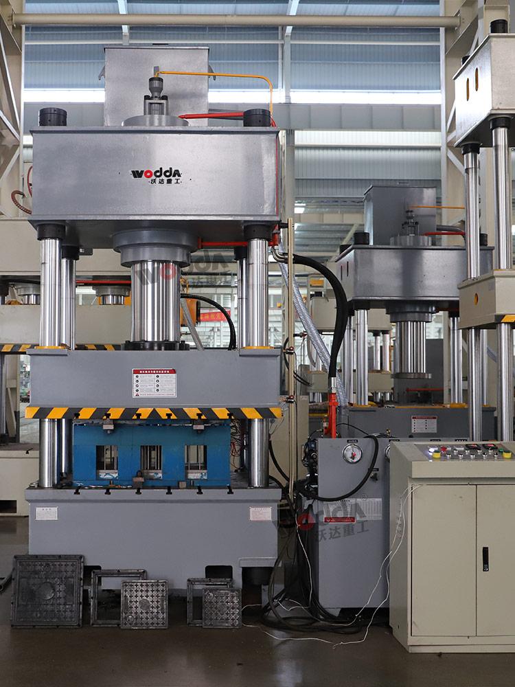 315噸樹脂井蓋成型液壓機 315噸樹脂井蓋成型液壓機