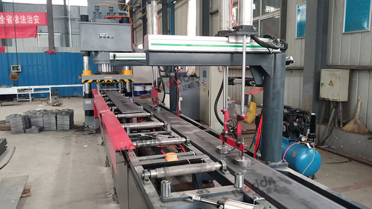 全自動(dòng)錨桿托盤液壓機(jī) 全自動(dòng)錨桿托盤液壓機(jī)