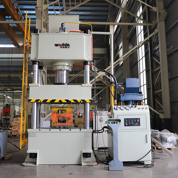 315噸三梁四柱液壓機(jī) 315噸三梁四柱液壓機(jī)