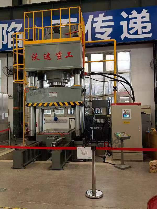 1000噸復合材料成型液壓機現場試機 1000噸復合材料成型液壓機現場試機