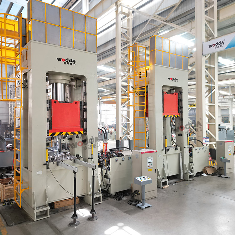 國(guó)外客戶采購(gòu)兩臺(tái)630噸框架式液壓機(jī)（液壓墊）