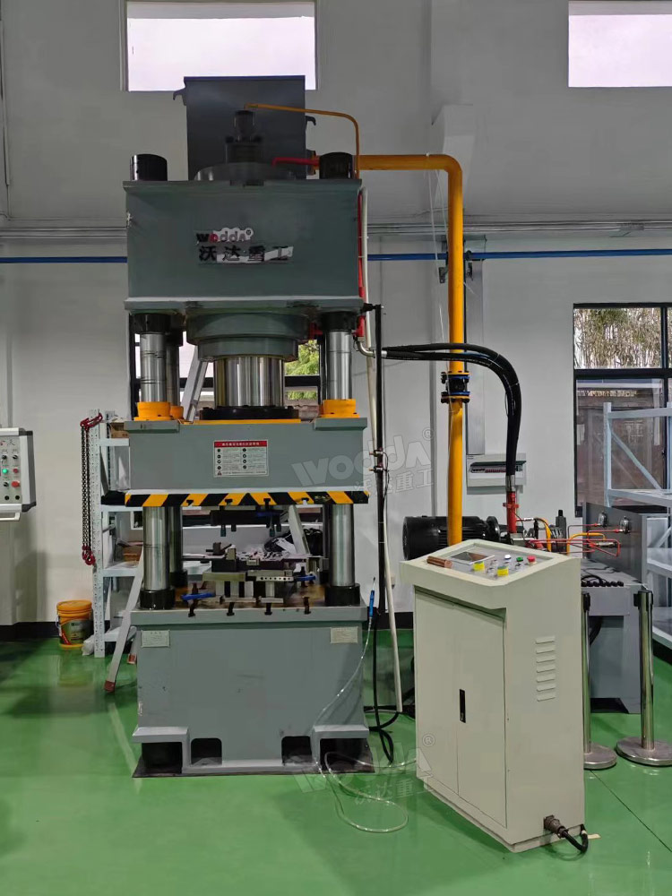 400噸新能源汽車零部件成型液壓機客戶現場 400噸新能源汽車零部件成型液壓機客戶現場