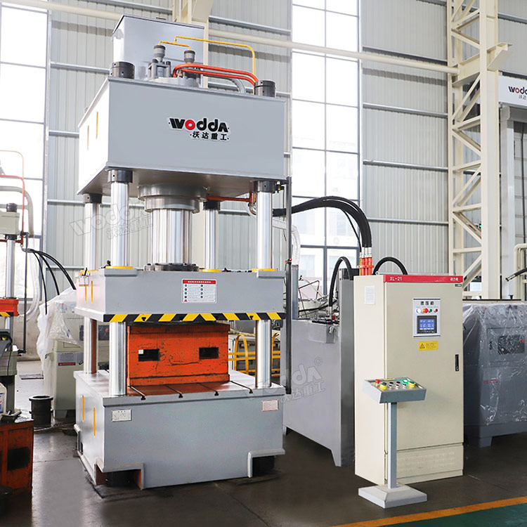 315噸四柱液壓機（焊接件）車間實物