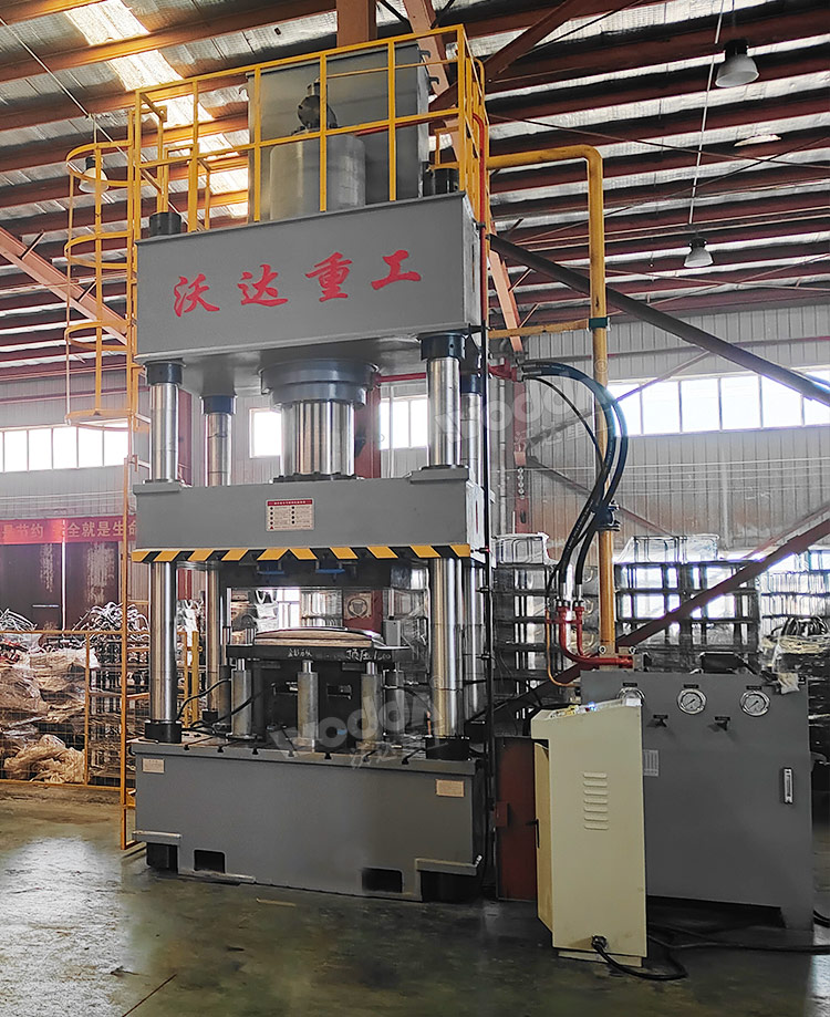 630噸四柱液壓機客戶現場