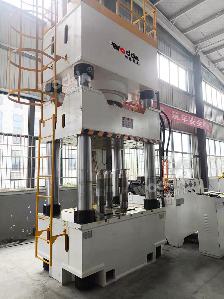 1000噸拉伸液壓機客戶車間調試