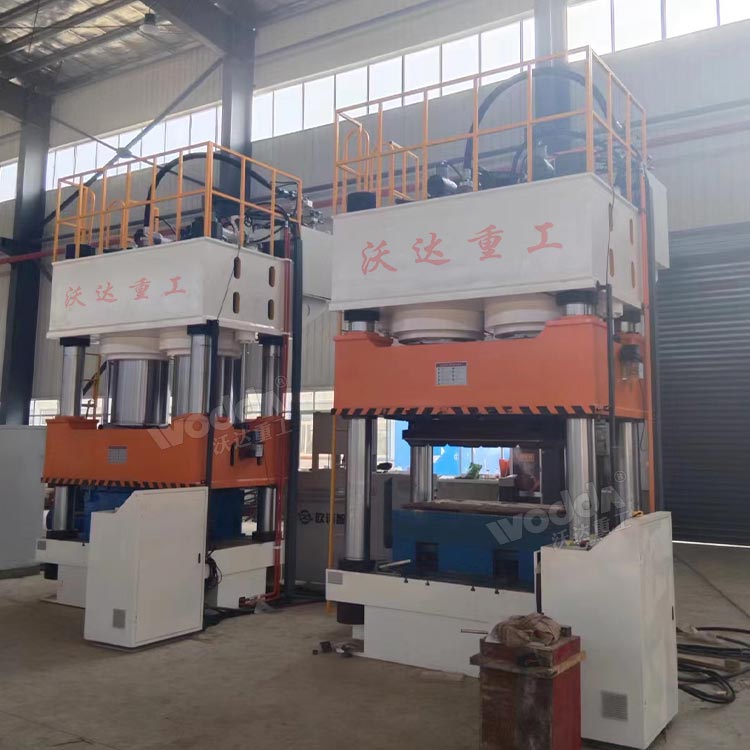 木屑托盤成型液壓機現場