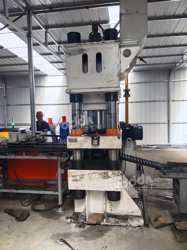 500噸四柱液壓機 500噸四柱液壓機