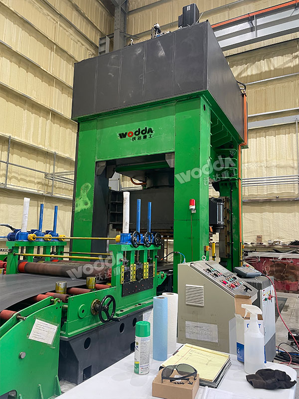 1000噸框架式液壓機現場試機 1000噸框架式液壓機現場試機