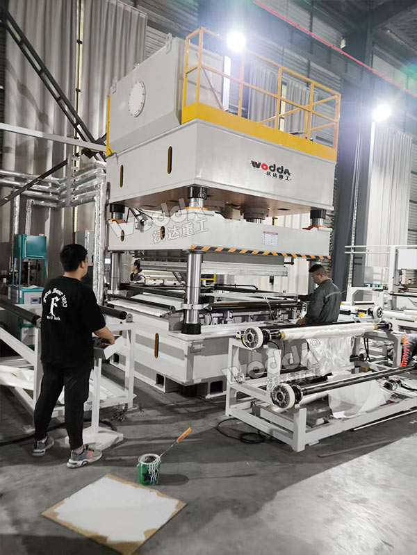 630噸復合材料成型液壓機 630噸復合材料成型液壓機