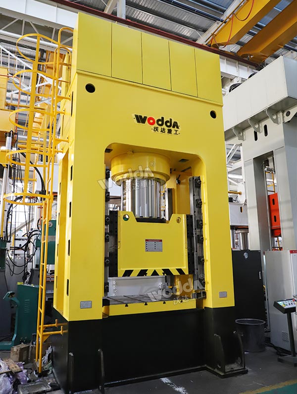 1000噸框架式油壓機 1000噸框架式油壓機