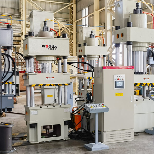 150噸四柱液壓機 150噸四柱液壓機