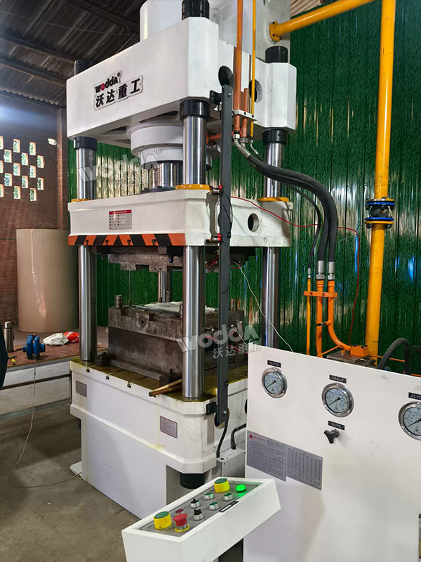 伺服315噸四柱液壓機