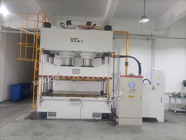 800噸四柱液壓機 800噸四柱液壓機