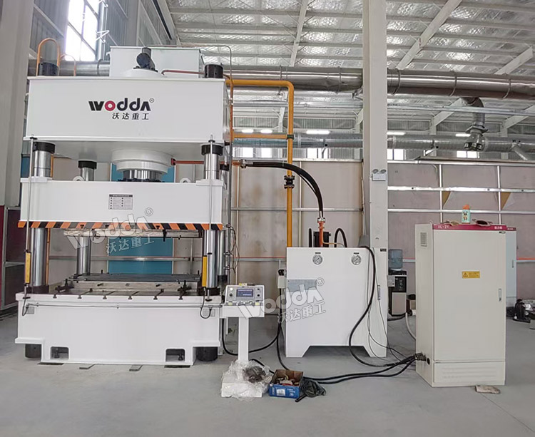 630噸波紋板成型液壓機現場 630噸波紋板成型液壓機現場