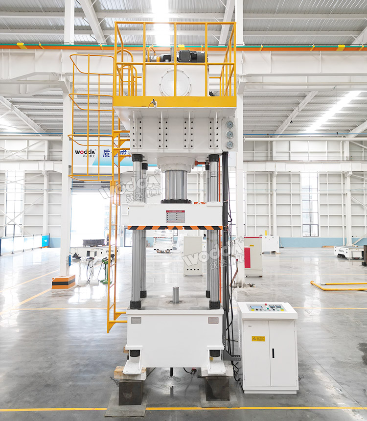 四柱液壓機(jī) 四柱液壓機(jī)