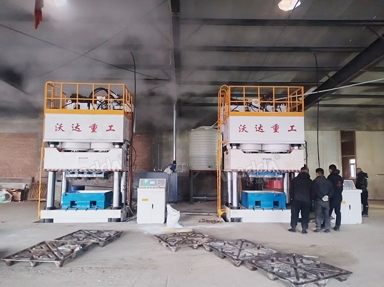 木屑托盤液壓機客戶現場 木屑托盤液壓機客戶現場