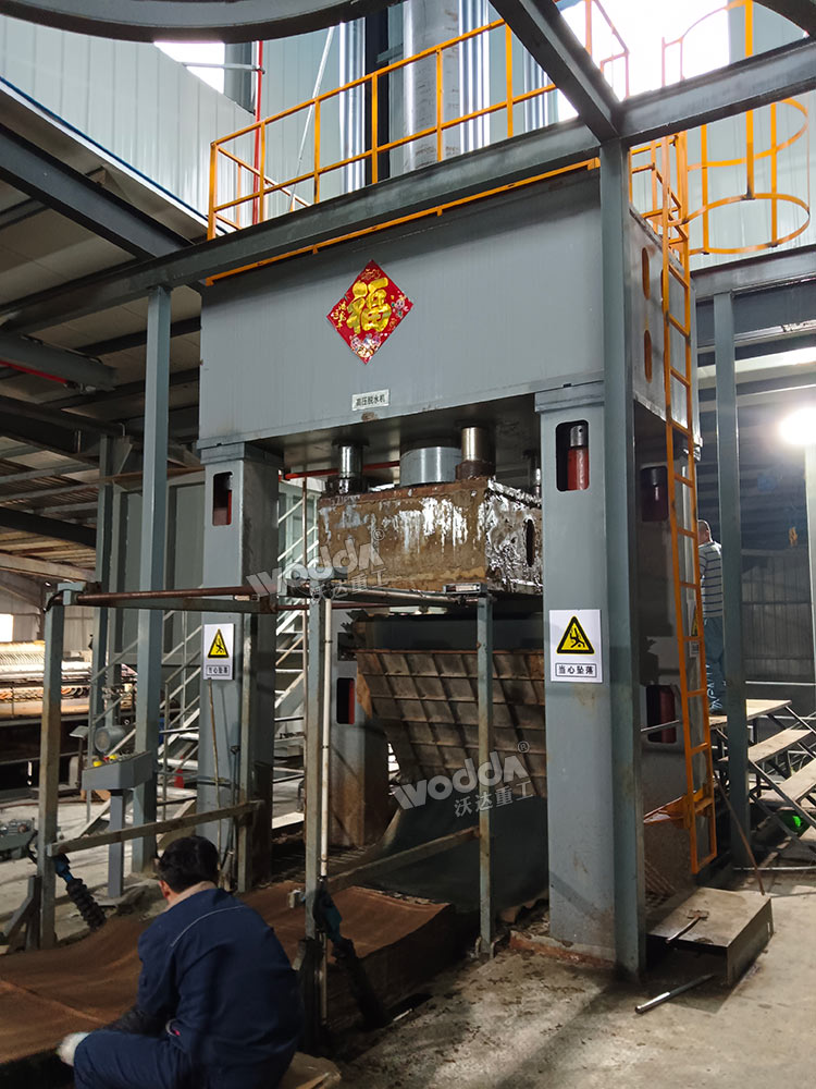 污泥壓榨機現場.jpg 污泥壓榨機現場.jpg